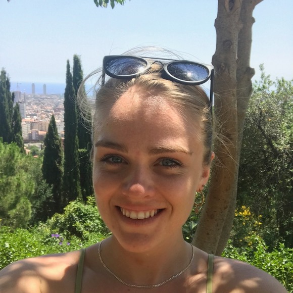 Meet your Posher, Rébecka - Picture 1 of 1